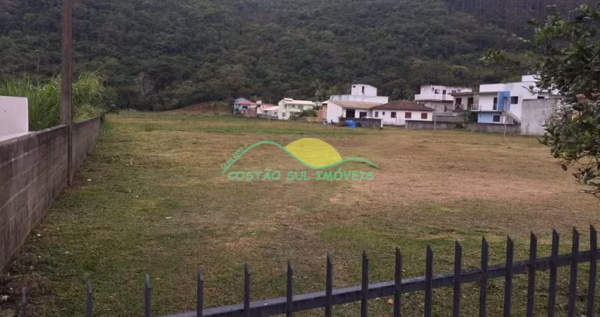 Terreno de 81.006 62 m2 a 260 metros da praia, com potencial hoteleiro - Pântano do Sul - Florianóp