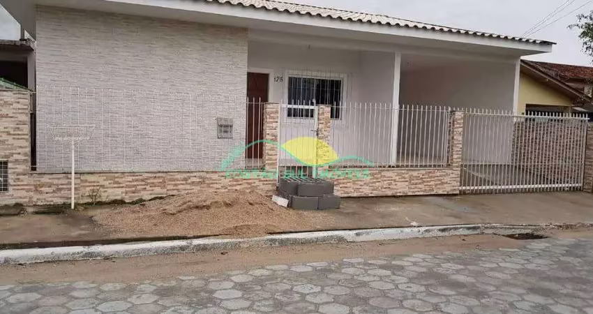 Casa de alvenaria com 3 dormitórios com estrutura para mais um pavimento, perto do Portal do Ribeir