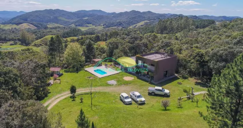 À venda: sítio encantador em rancho queimado, com piscina, lareira e nascente privativa , angelina