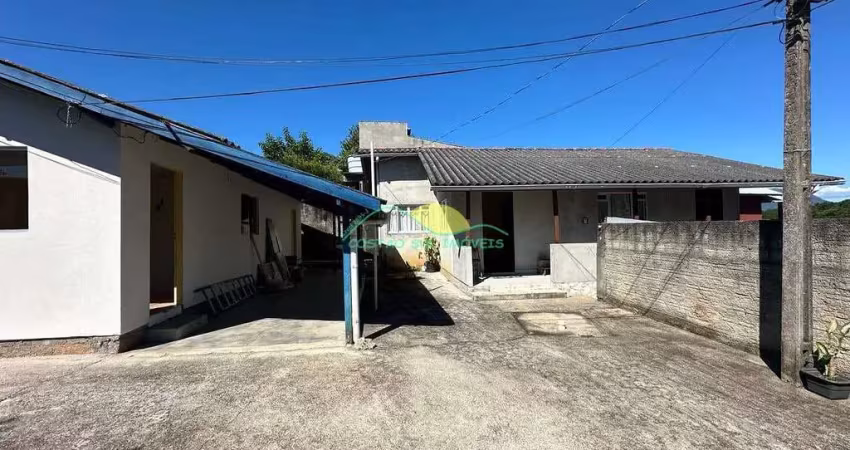 2 Casas em Terreno de 430M² -Tapera da Base em  Florianópolis Santa Catarina