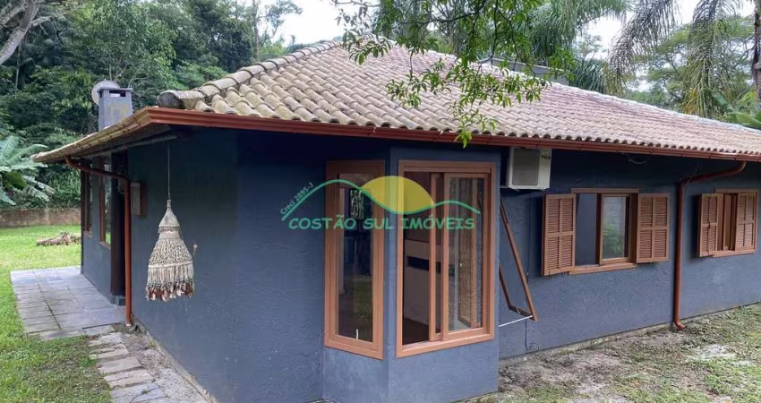 Casa com 3 Dormitórios sendo 2 suítes em área total de 800 m² – Conforto e Espaço no Rio Tavares em