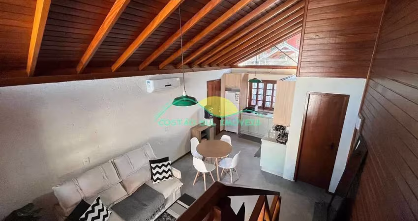Casa com autenticidade e aconchego, à venda, no Rio Tavares  em Florianópolis, Santa Catarina