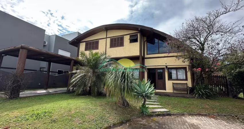 Casa à Venda –  no Condomínio Recanto da Liberdade, Campeche, Florianópolis Santa Catarina