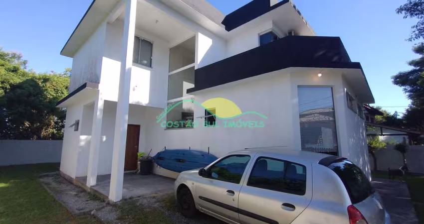 Casa com 2 dormitórios sendo 1 suíte á venda  no Morro das Pedras em  Florianópolis, SC