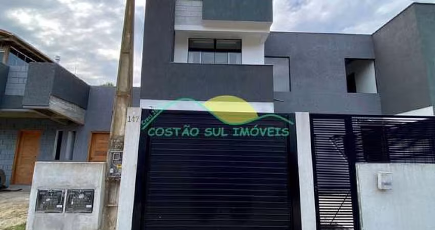Casa com Suíte, Área Gourmet e Vista Parcial do Mar – Morro das Pedras, Florianópolis