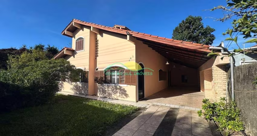 Residência Ampla no Campeche | 3 Suítes | 600 m² de Terreno | Florianópolis/SC
