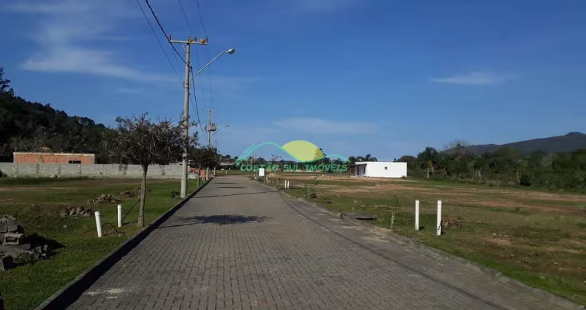 Terreno plano com 408,91 m², com Escritura Pública e financiável no Condomínio Vilaporé I em Canaju