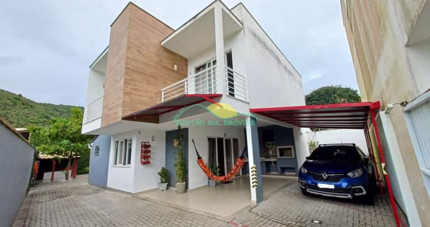 Casa com 3 quartos, sendo um suíte, com Escritura Pública, no Alto Ribeirão - Ribeirão da Ilha - Fl