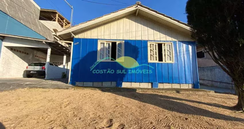 Oportunidade imperdível na armação! à venda: casa com viabilidade mista comercial ou residencial, a