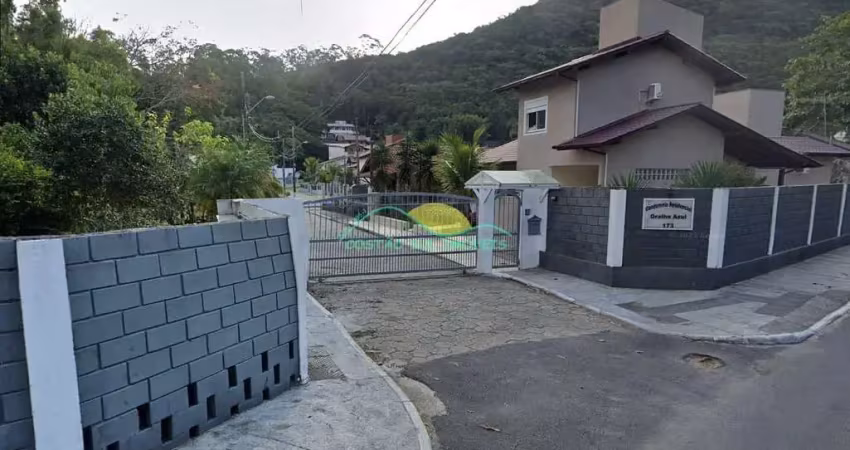 Terreno com escritura pública, financiável, em condomínio fechado no sambaqui - florianópolis/sc
