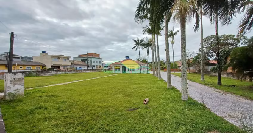 Casa de alvenaria em terreno de 3.652,09m² com zoneamento ams-3.5, na rod. baldicero filomeno - alt