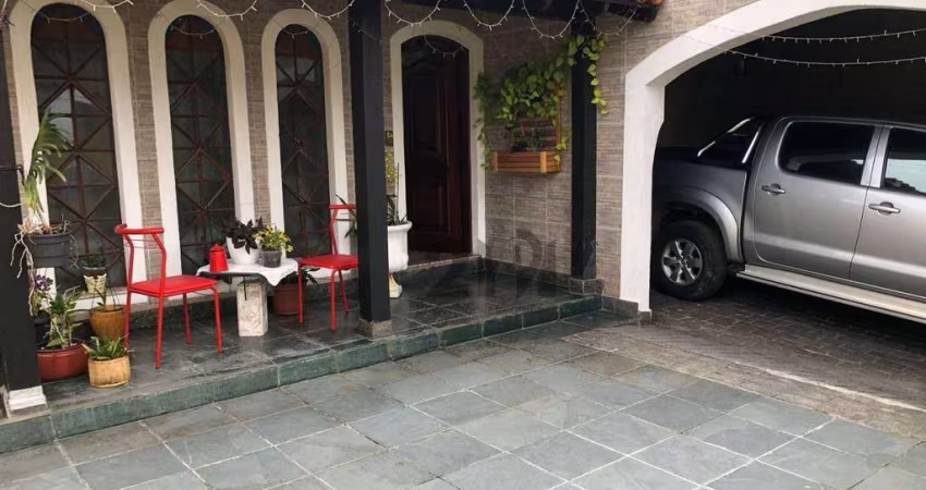 Casa com 3 dormitórios à venda, 250 m² por R$ 1.060.000,00 - Jardim Guanca - São Paulo/SP