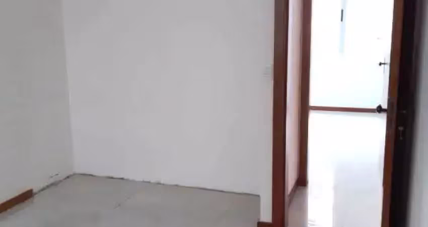 Ótimo apto desocupado 3 qts edificio berbert de castro em copacabana