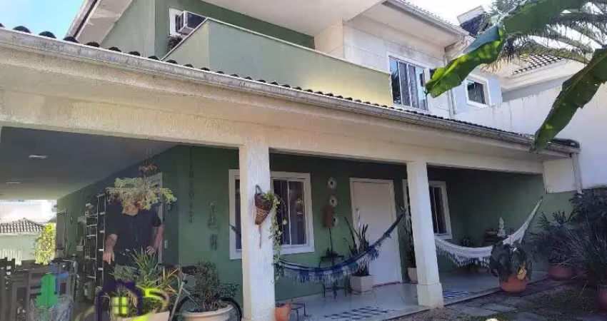 Ótima casa duplex 4 qts ( 1 suíte master) em condominio vargem pequena