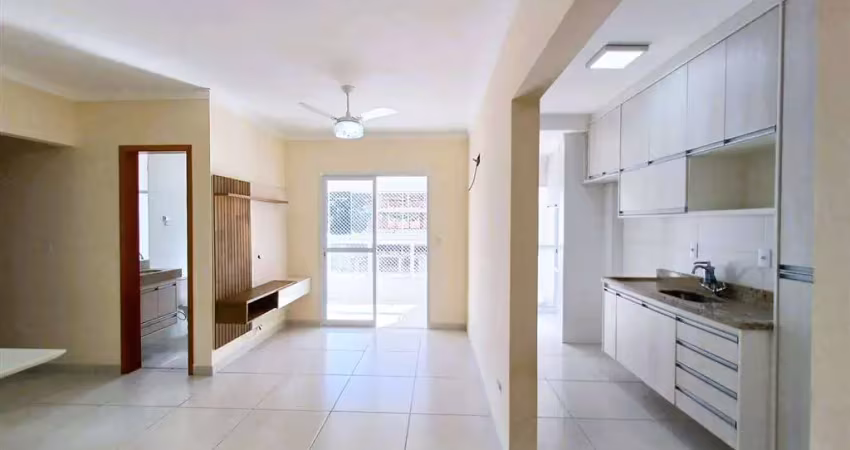 Apto de 2 dorm c/ 1 suíte, sacada gourmet, 63 m² de área útil. bairro: canto do forte.