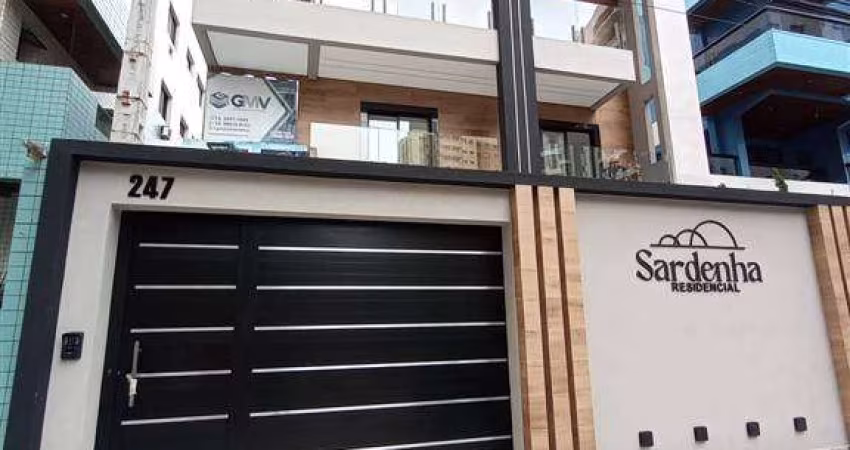 CASA TRIPLEX c/ 2 Dorm sendo 2 SUÍTES, PISCINA,118 m² de área útil. BAIRRO: CANTO DO FORTE.