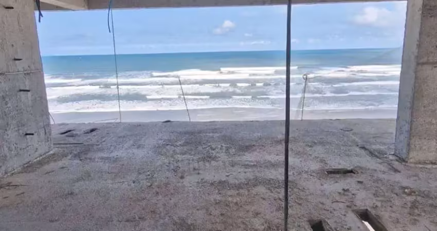 Apto de 2 Dorm c/ 2 SUÍTES, 2 VAGAS, FRENTE MAR, 108 m² de área útil. BAIRRO: IMPERADOR.