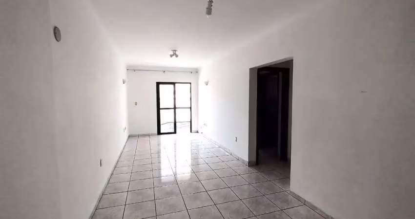 Apto de 2 dorm c/ 1 suíte, sacada, 92 m² de área útil. bairro: canto do forte.