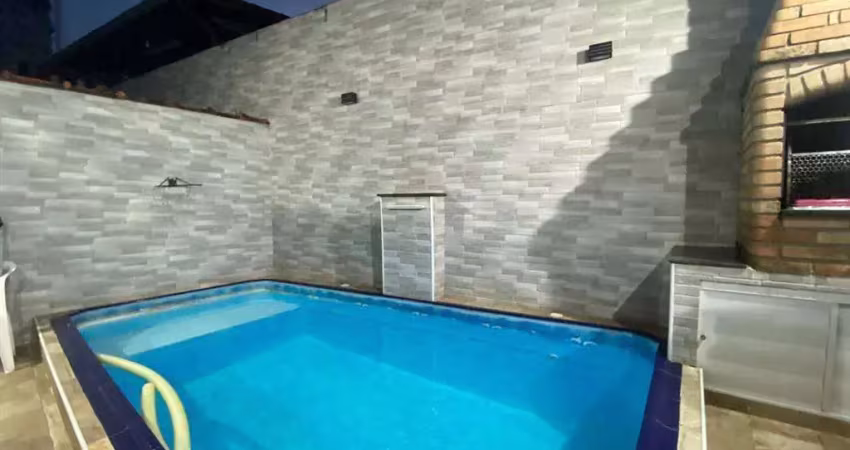 Casa c/ 3 dorm, sendo 3 suítes, c/ piscina, 135 m² de área útil. bairro: forte.