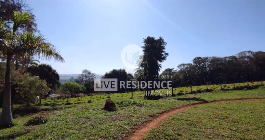 Área com 26.000 m² à 3 km do centro de Itatiba! Live Imóveis