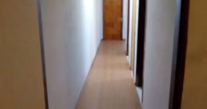apartamento térreo desocupado no Fernando Ferrari