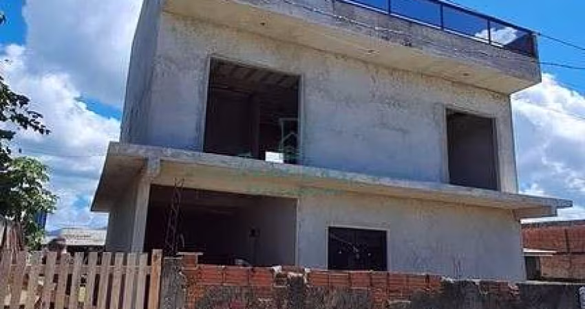 Ótimo Triplex bem localizado, com vista para o mar