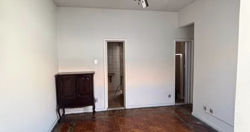 Apartamento 2 quartos com dependência completa garagem