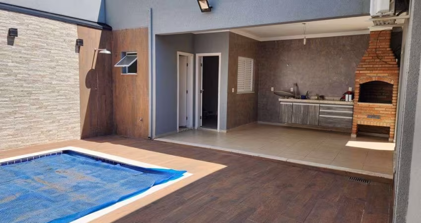 Casa Térrea  com piscina em condomínio Fechado Indaiatuba