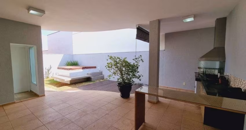 Casa Sobrado em Indaiatuba, Condomínio Portal dos Ipês com 3 suítes - 208 m2