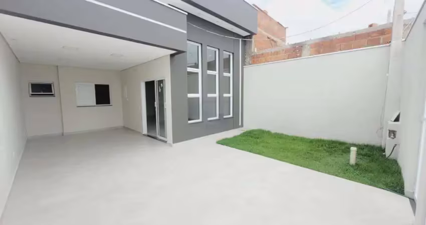 Casa nova linda e moderna à venda com três dormitórios, super bem localizada no jardim bom sucesso,
