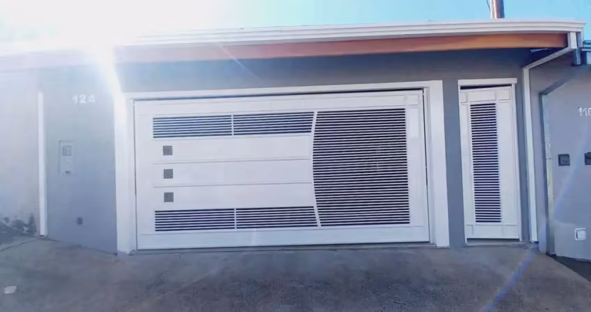Linda casa à venda com excelente acabamento e muitos armários, dois dormitórios sendo uma suite  ja