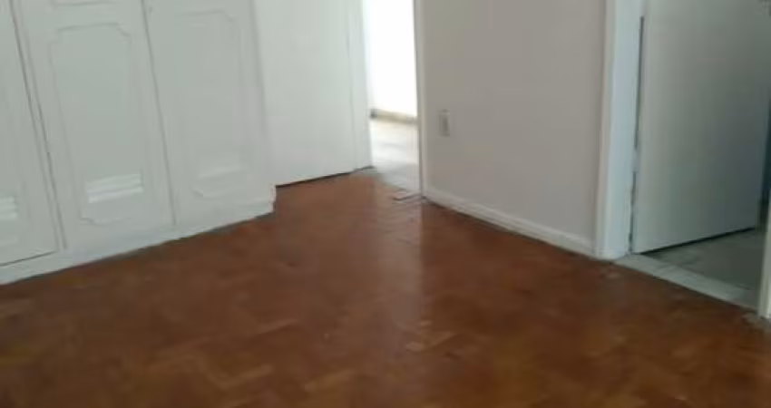 3/4 com suíte + Dependência - Condomínio Edifício Vistamar