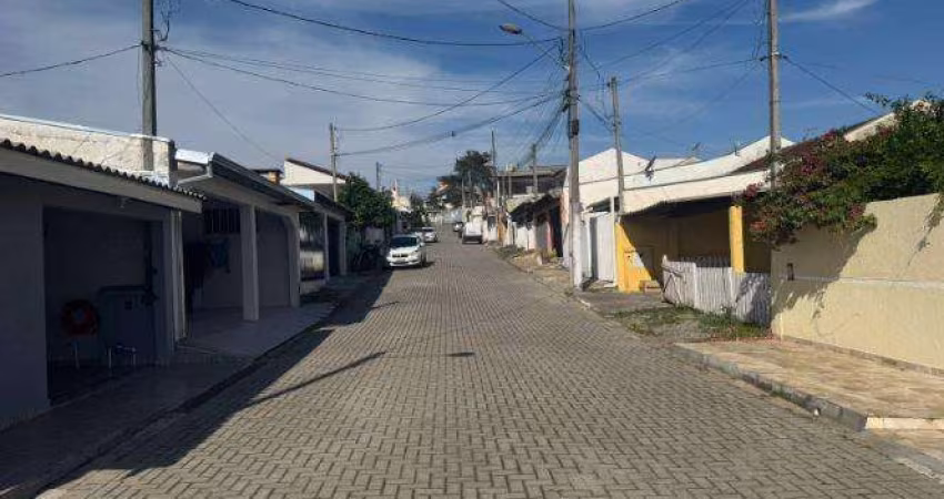Casa em Condomínio para Venda em Colombo, Campo Pequeno, 2 dormitórios, 1 suíte, 2 banheiros, 2 vagas