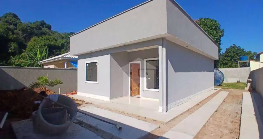 Casa com 2 dormitórios à venda, 75 m² por r$ 370.000 - jacaroá - maricá/rj