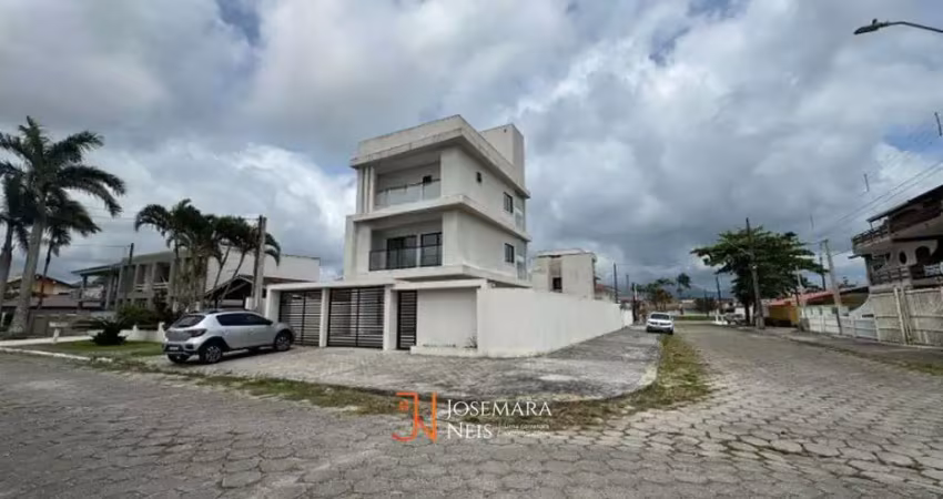 Sobrado no Riviera