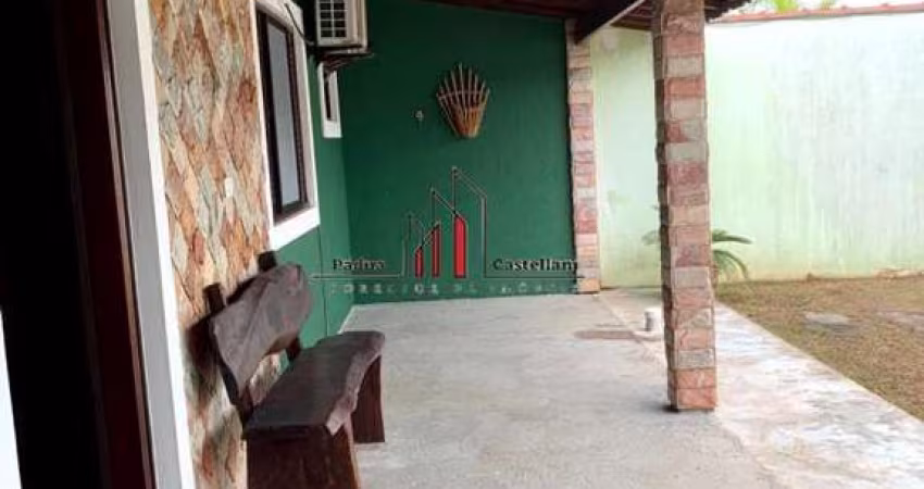 Casa para Venda em Itanhaém, Belas Artes, 4 dormitórios, 3 suítes, 2 banheiros, 4 vagas