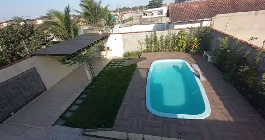 Casa sobreposta com piscina em Itanhaém, Cibratel 2, 2 dormitórios, 1 suíte, 1 banheiro, 5 vagas