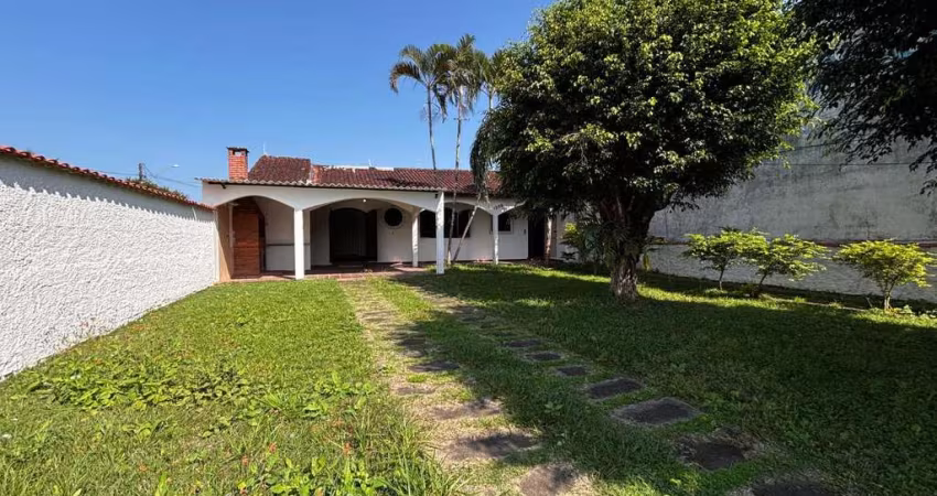 Casa para Venda em Itanhaém, Bopiranga, 2 dormitórios, 1 banheiro, 8 vagas