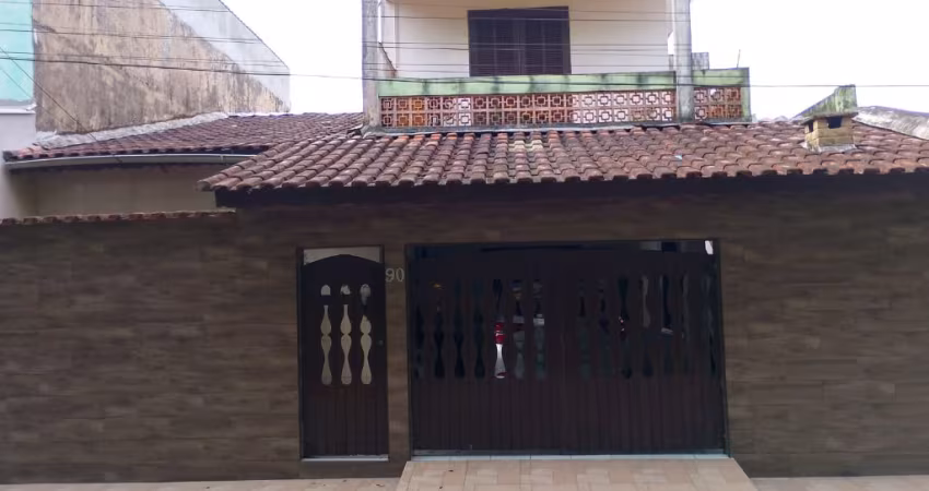 Casa no bairro Ivoty em Itanhaém, no litoral sul de São Paulo, lado serra