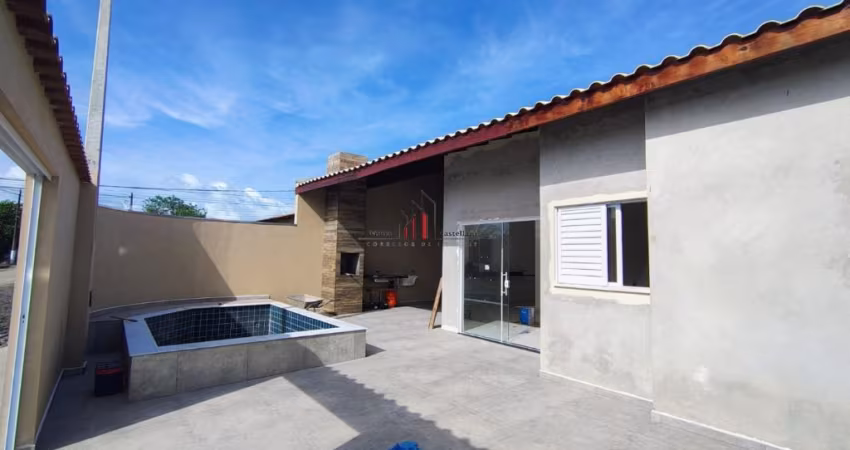 Casa no bairro Cibratel 2 em Itanhaém, no litoral sul de São Paulo, lado praia à 800 metros do ma