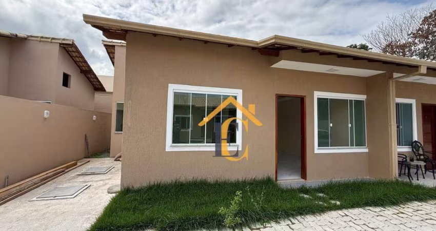 Casa com 2 dormitórios à venda, 70 m² por R$ 300.000,00 - Chácara Mariléa - Rio das Ostras/RJ