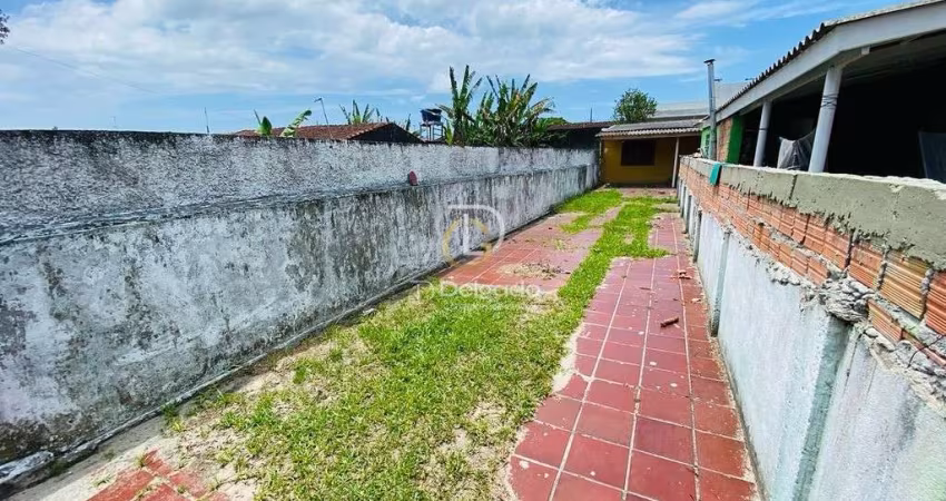 Terreno com construção em pontal