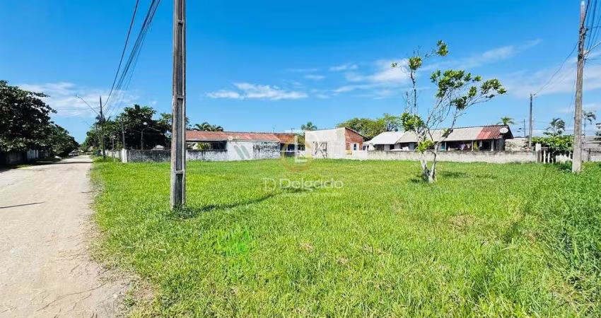 Terreno de esquina a venda na praia