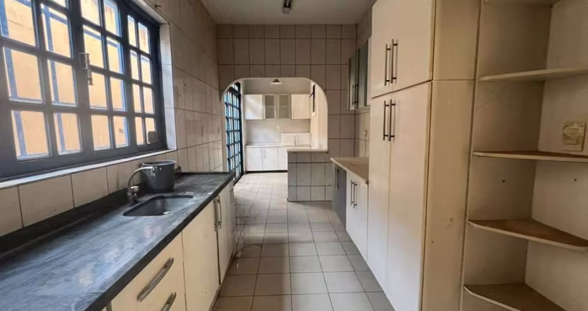 Casa para Venda em Cuiabá, bairro Boa Esperança, 3 dormitórios, 2 suítes, 5 banheiros, 2 vagas
