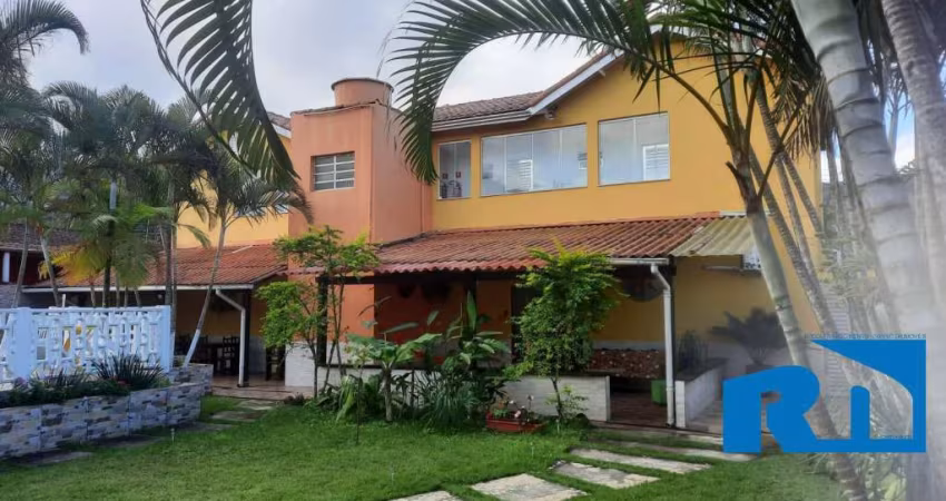 Pousada à Venda no Bairro Massaguaçu  Próxima à Praia da Cocanha