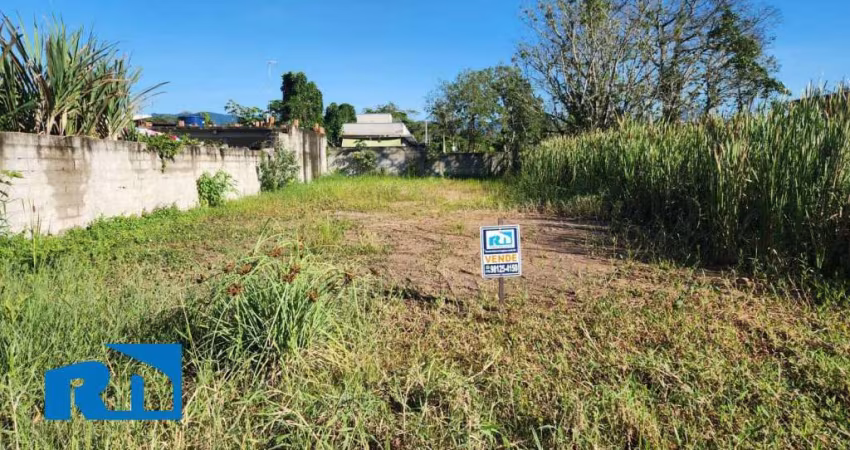 Terreno com 360m², em Caraguatatuba