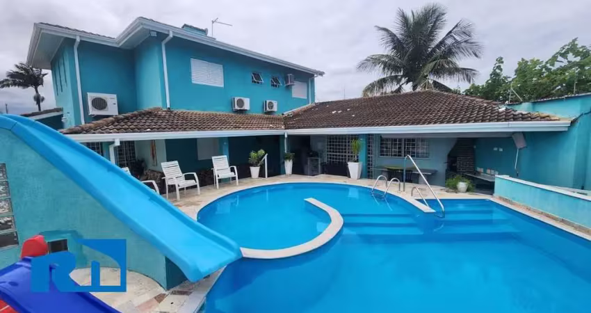 Casa com 8 quartos para alugar na Praia das Palmeiras, Caraguatatuba 