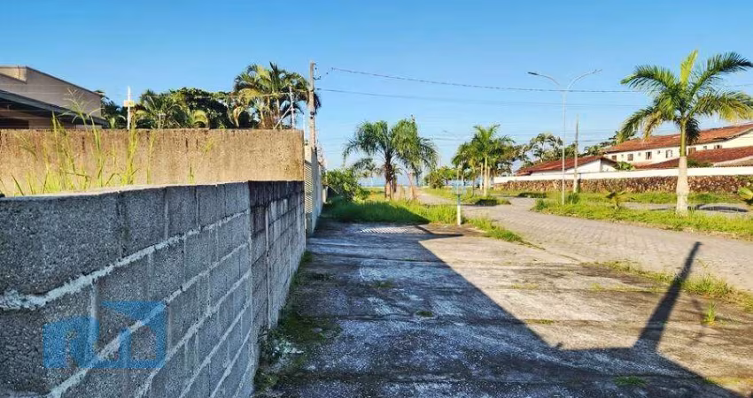 Terreno à Venda em Caraguatatuba