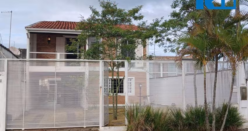 Sobrado à Venda Próximo à Orla da Praia Marim de Sá - Caraguatatuba