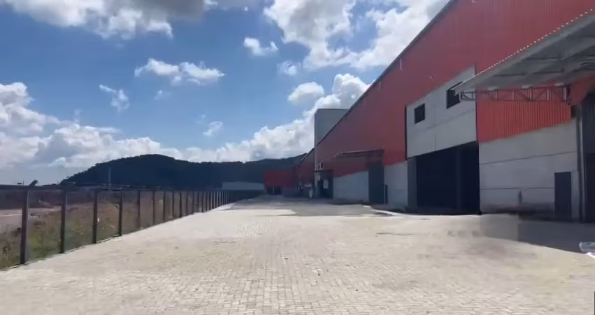 Barracão / Galpão / Depósito com 8 salas para alugar no Volta Grande, Navegantes 